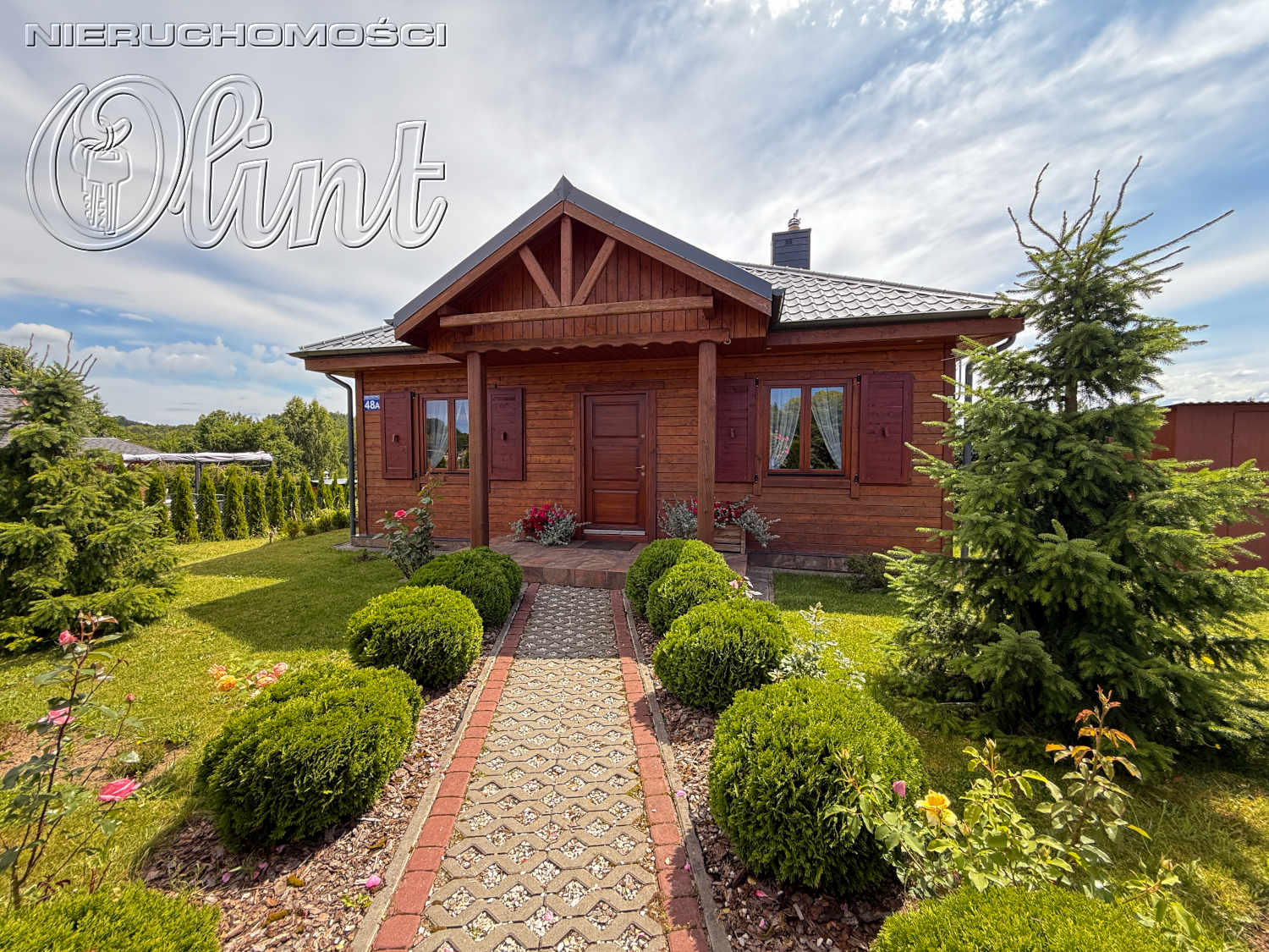 Dom nad jeziorem z pomostem